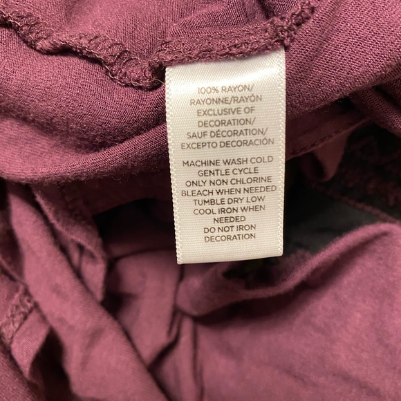 LOFT Embroidered Top in Burgundy Size M - Picture 11 of 11